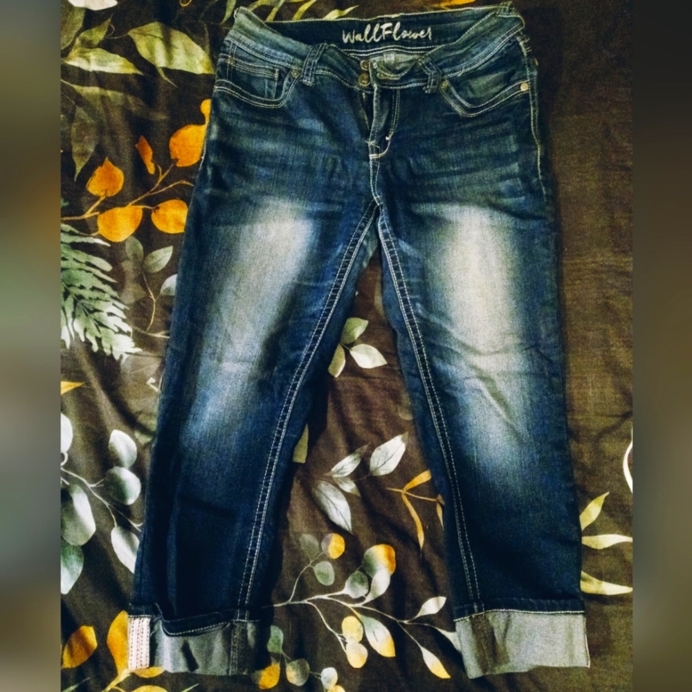 Wallflower Capri